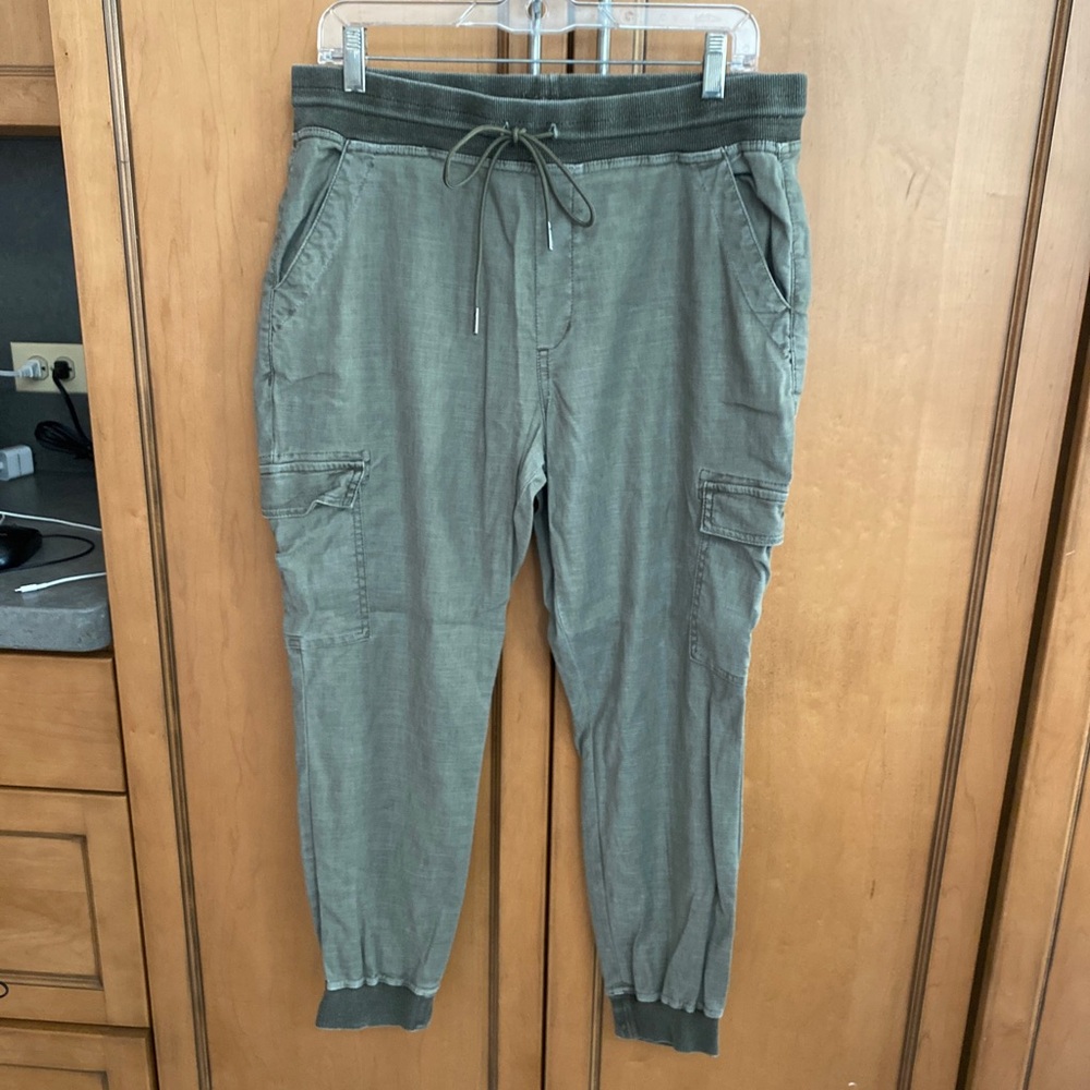 Level 99  Olive Green
Linen Lyocell Spandex
Elastic Waist w/Drawstrng
Jogger